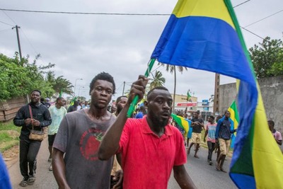 تهاوي أحجار الدومينو الفرنسية في غرب أفريقيا.. بعد الغابون من التالي؟