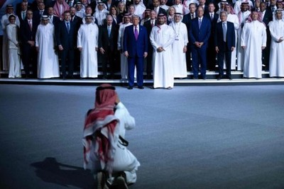 Trump’s Billion-Dollar Desert Gamble Can’t Buy Back His Broken Popularity