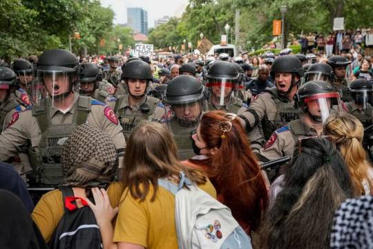 نبردی برای آزادی دانشگاه‌های آمریکا