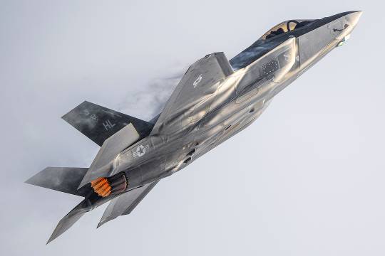 Britain’s Air Power Coup: How GCAP’s 6th-Gen Fighter Could Dethrone America’s F-35 Dominance