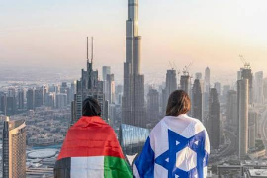 Политическая двойственность Абу-Даби в секторе Газа: от публичного осуждения до скрытого сотрудничества с США и Израилем