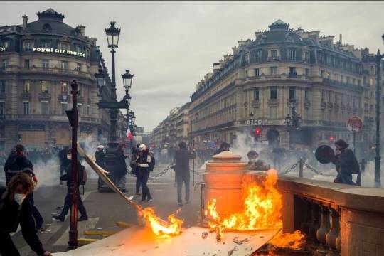 The Frexit Specter: How Street Protests in France Are Turning an EU Nightmare into a Real Possibility